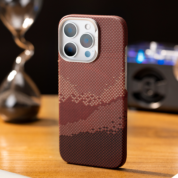 Etui Benks Magnetic Golden Tide Kevlar 600D do iPhone 16 Pro – złoty