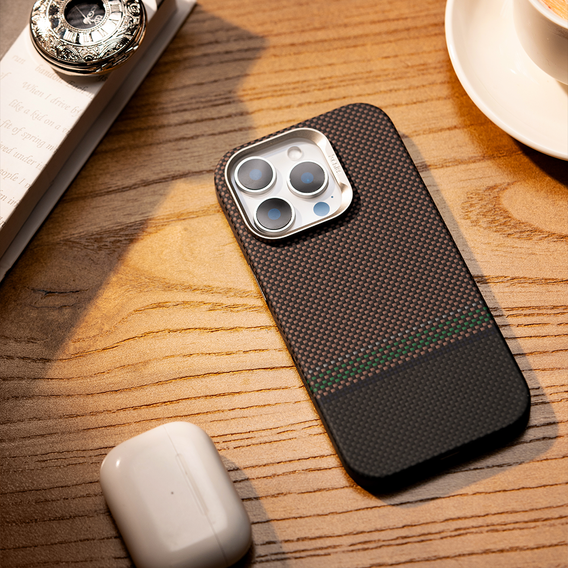 Etui BENKS Kevlar do iPhone 16 Pro, Magnetic Armor Pro Prestige Kevlar 600D Y065, do MagSafe, aktywny przycisk – brązowe