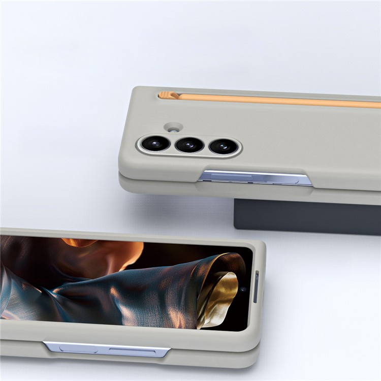Szkło hartowane na ekran zewnętrzny Galaxy Z Fold7 – element zestawu z szarym etui